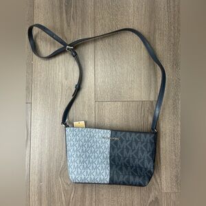 Michael Kors Jet Set Travel Shoulder Bag